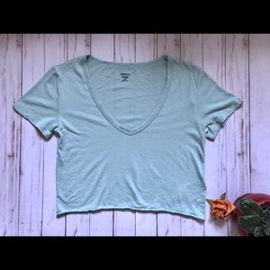 Aritzia Sunday Best Sarah Cropped V-neck T-shirt